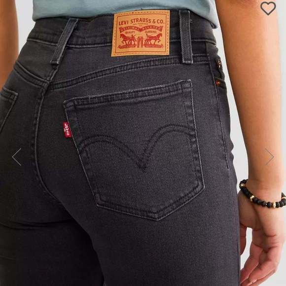 NEW Levi's Wedgie Straight Jeans - Picture 4 of 10